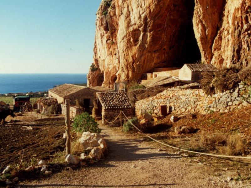Bed and Breakfast Dove Sorge Il Sole Кустоначи Экстерьер фото